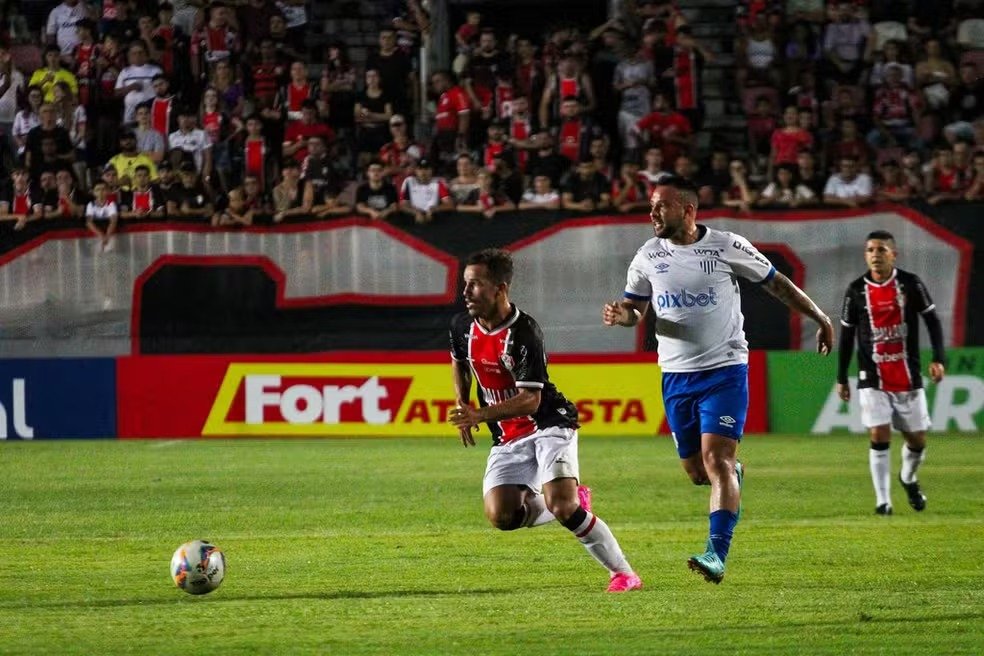 Joinville e Avaí se enfrentam neste sábado (9/3) pelo Campeonato Catarinense (foto: JEC/Divulgação)