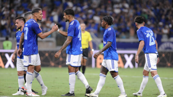 Elenco do Cruzeiro em jogo contra Tombense (foto: Alexandre Guzanshe/EM/D.A.Press)