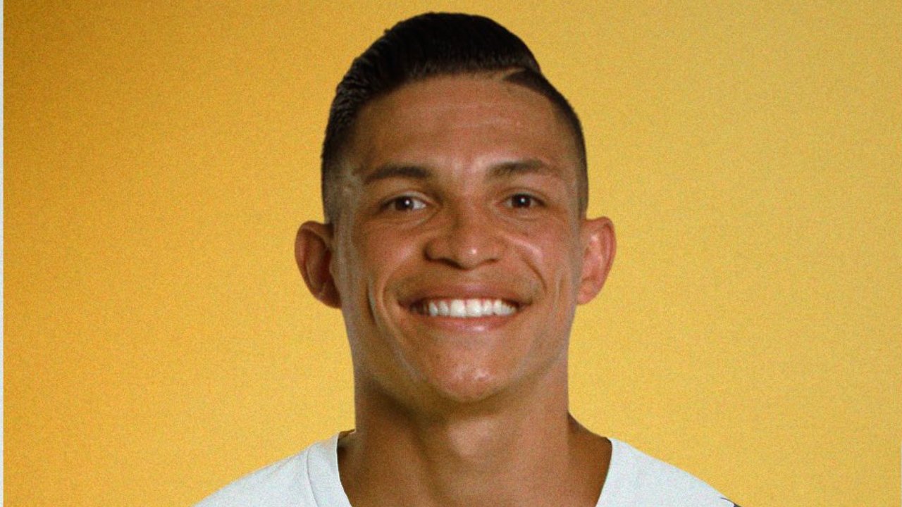 Rodrigo Ferreira em anúncio no Santos (foto: Reprodução redes sociais do Santos)