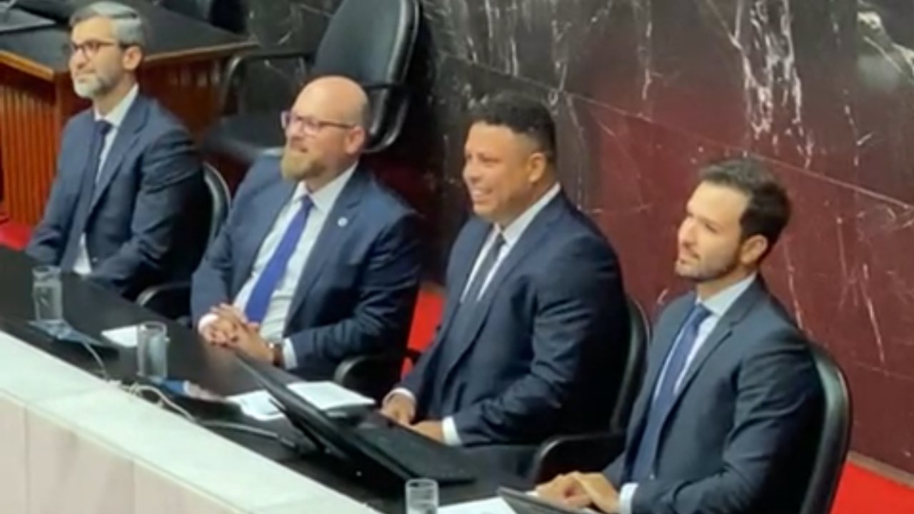 Ronaldo e Gabriel Lima na ALMG (foto: Victor Moreira / TV Alterosa)