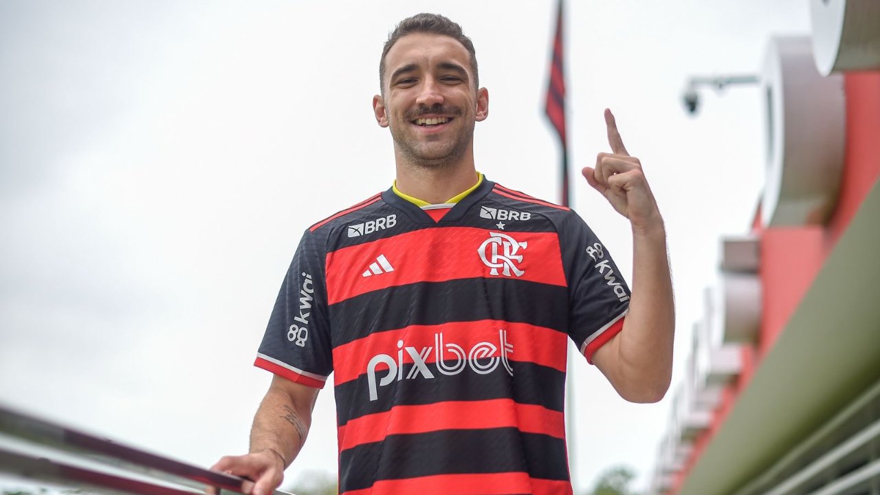 Léo Ortiz com a camisa do Flamengo (foto: Marcelo Cortes /CRF)
