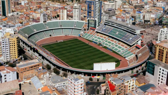Palco dos jogos dos bolivianos Bolívar e The Strongest, Estádio Hernando Siles, com 3.640 metros de altitude, é o mais alto da atual edição da Libertadores (foto: José Tramontin/Athletico)