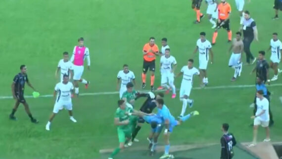 Confusão entre jogadores de União Barbarense e Rio Branco (foto: Reprodução redes sociais)