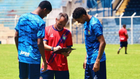 Jogadores do São Caetano (foto: Reprodução Instagram do São Caetano)