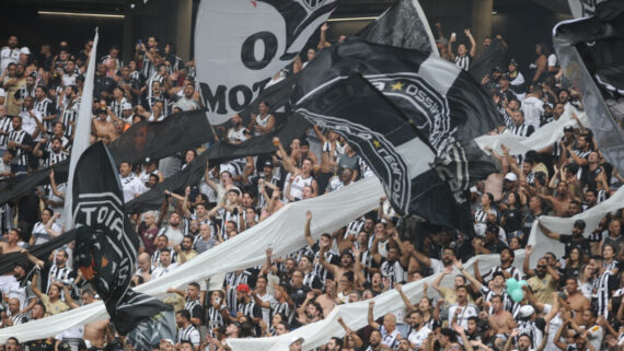 Torcida na Arena MRV durante Atlético x Cruzeiro pela final do Campeonato Mineiro (foto: Alexandre Guzanshe/EM/D.A. Press)