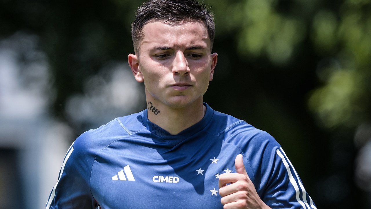 Álvaro Barreal em treinamento pelo Cruzeiro (foto: Gustavo Aleixo/Cruzeiro)