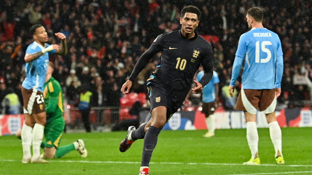 Bellingham em campo (foto: Glyn KIRK / AFP)