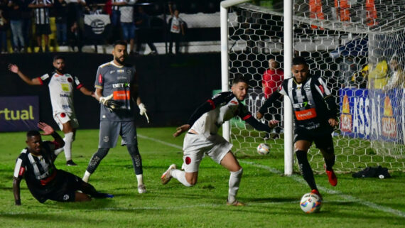 Athletic, campeão do Troféu Inconfidência, contra o Pouso Alegre na final (foto: @chiarinijr / @romacomunicacaoemkt)