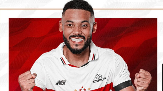 Sabino com a camisa do São Paulo (foto: Reprodução Instagram do São Paulo)