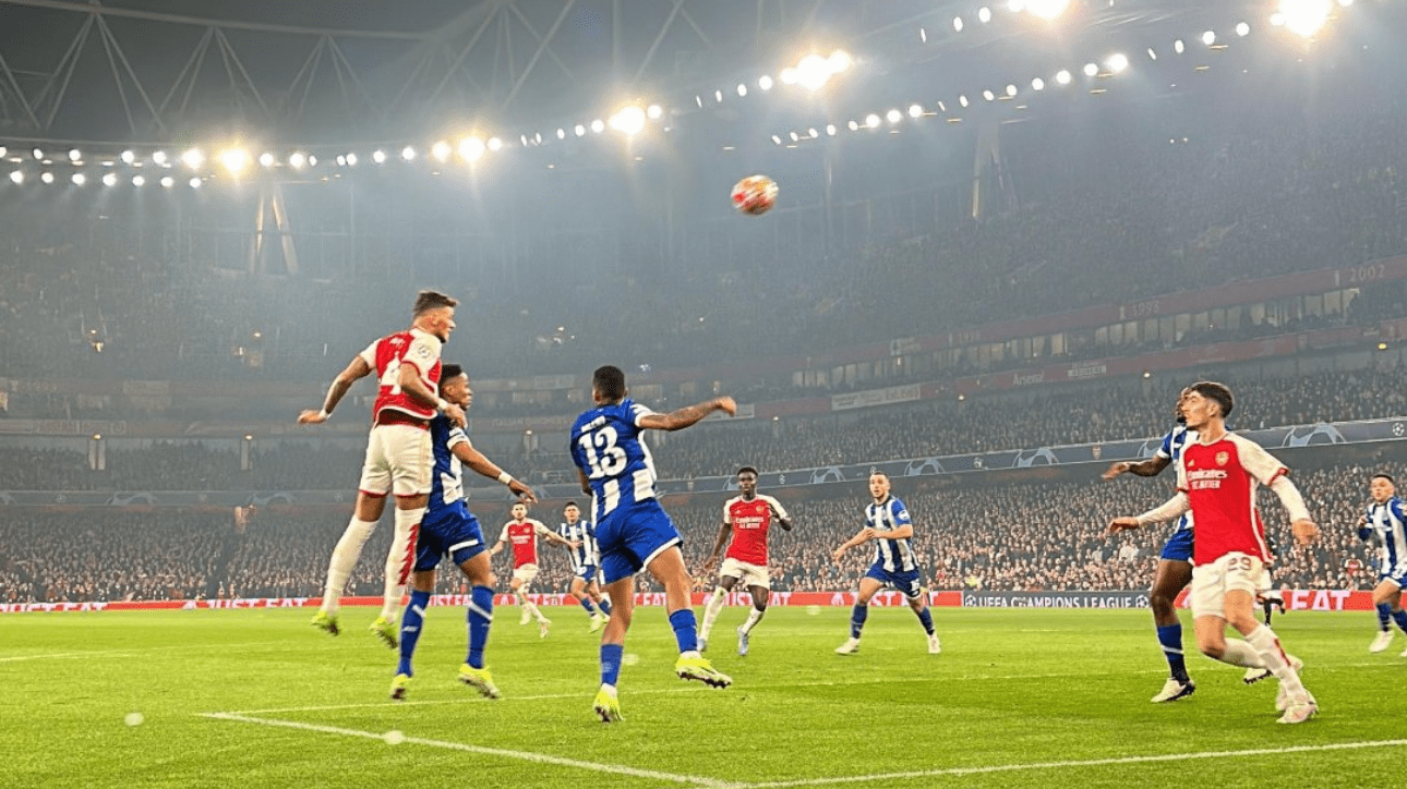 Partida entre Arsenal e Porto (foto: Divulgação/UEFA Champions League)