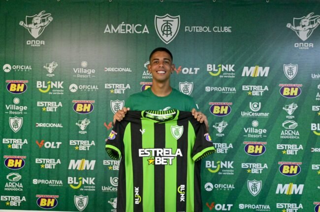 Mateus Henrique, lateral-direito do América (foto: Mourão Panda / América)