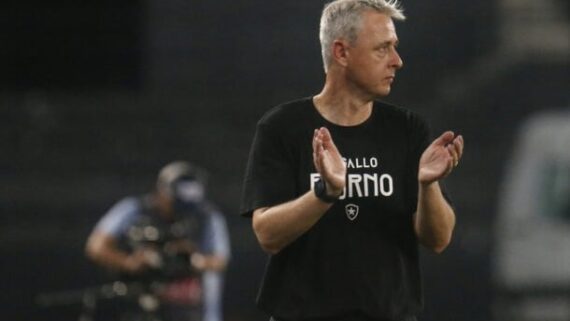 Tiago Nunes deixou o Botafogo em fevereiro de 2024 (foto: Vitor Silva/Botafogo)