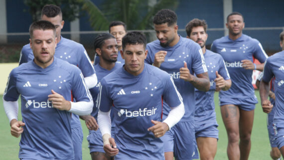 Jogadores do Cruzeiro em treino na Toca 2 (foto: Edesio Ferreira/EM/D.A. Press)