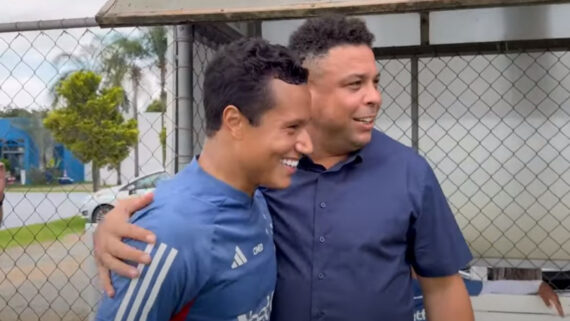 Marlon e Ronaldo em encontro na Toca da Raposa 2 (foto: Reprodução/Cruzeiro)