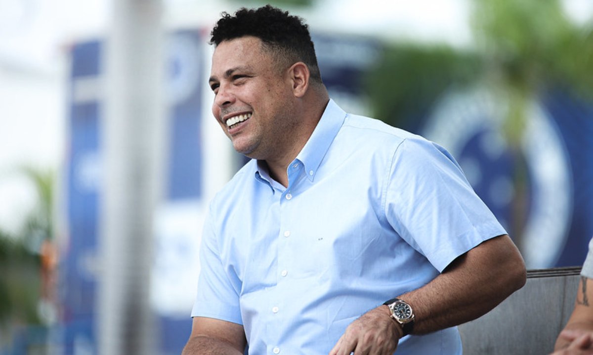 Ronaldo Fenômeno assiste à treino do Cruzeiro na Toca da Raposa 2 (foto: Gustavo Aleixo/Cruzeiro)