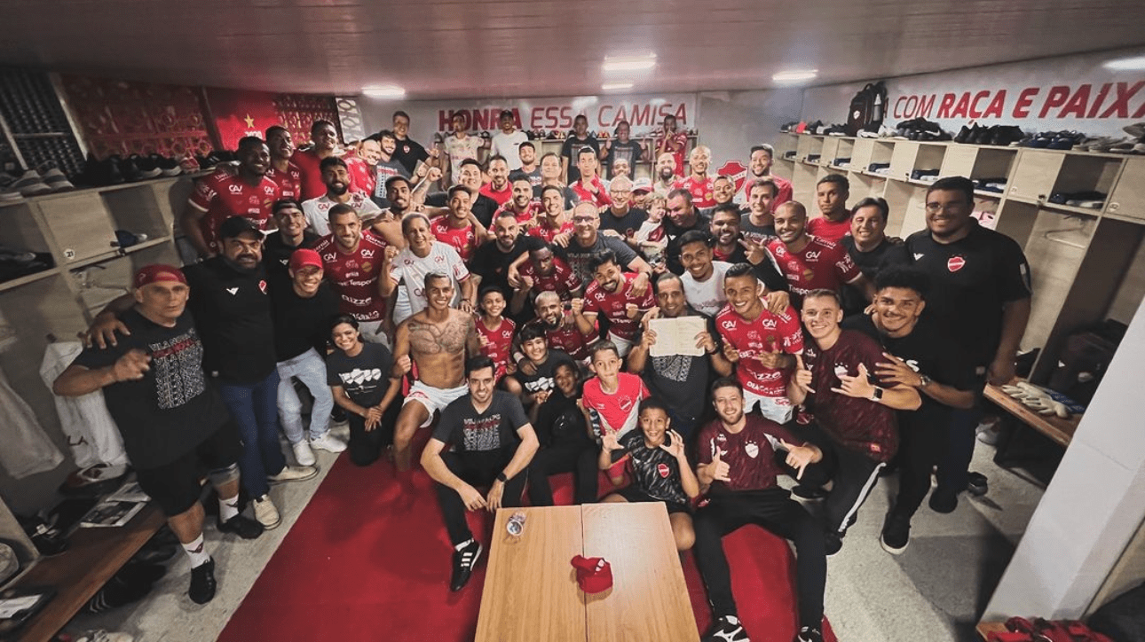 Jogadores do Vila Nova comemorando classificação à final do Campeonato Goiano (foto: Reprodução/Vila Nova)