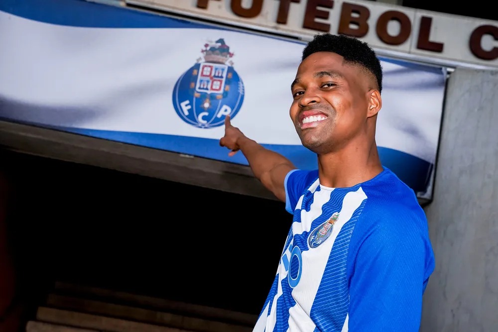 Wendell, lateral-esquerdo do Porto - (foto: FC Porto/Divulgação)