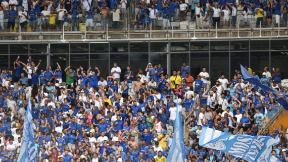 Torcida do Cruzeiro em jogo no Mineirão (foto: Ramon Lisboa/EM/D.A.Press)
