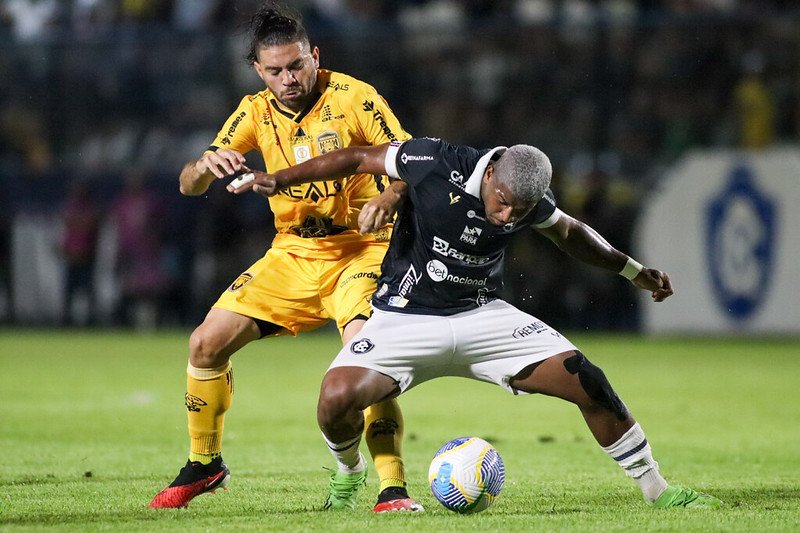 Amazonas e Remo na Copa Verde (foto: Amazonas/Silvio Garrido)