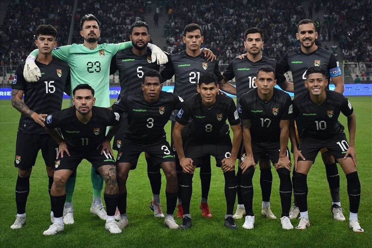 Seleção da Bolívia perdeu para a Argélia (foto: AFP)