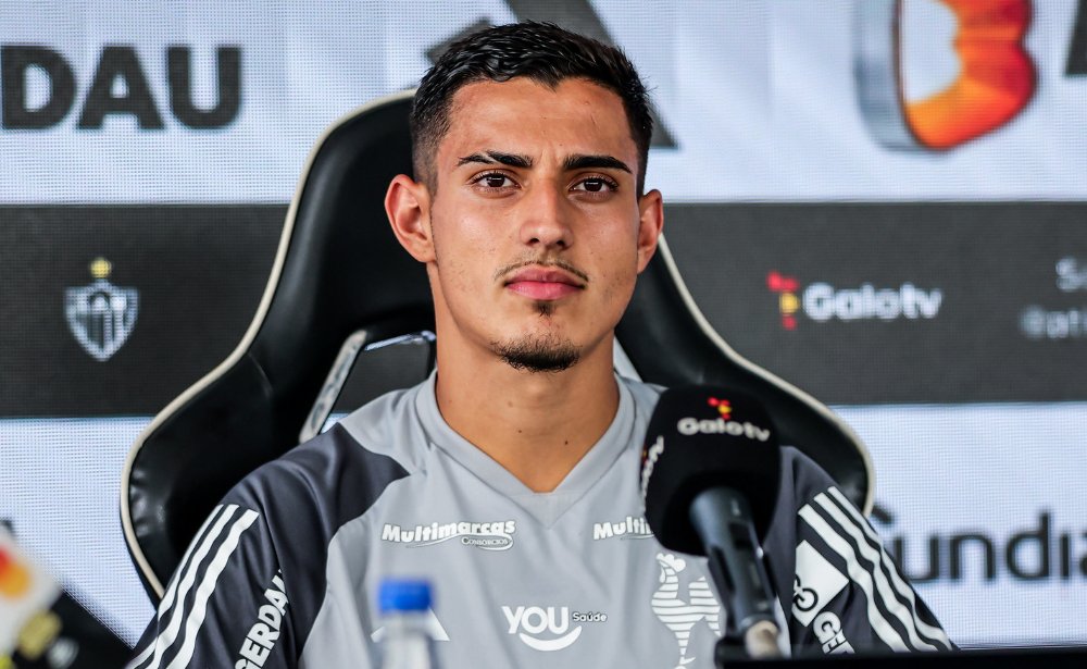 Cadu, jovem atacante do Atlético, durante entrevista coletiva (6/3) (foto: Pedro Souza/Atlético)