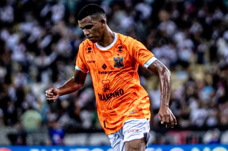 Carlinhos, atacante do Nova Iguaçu (foto: Divulgação/Nova Iguaçu)