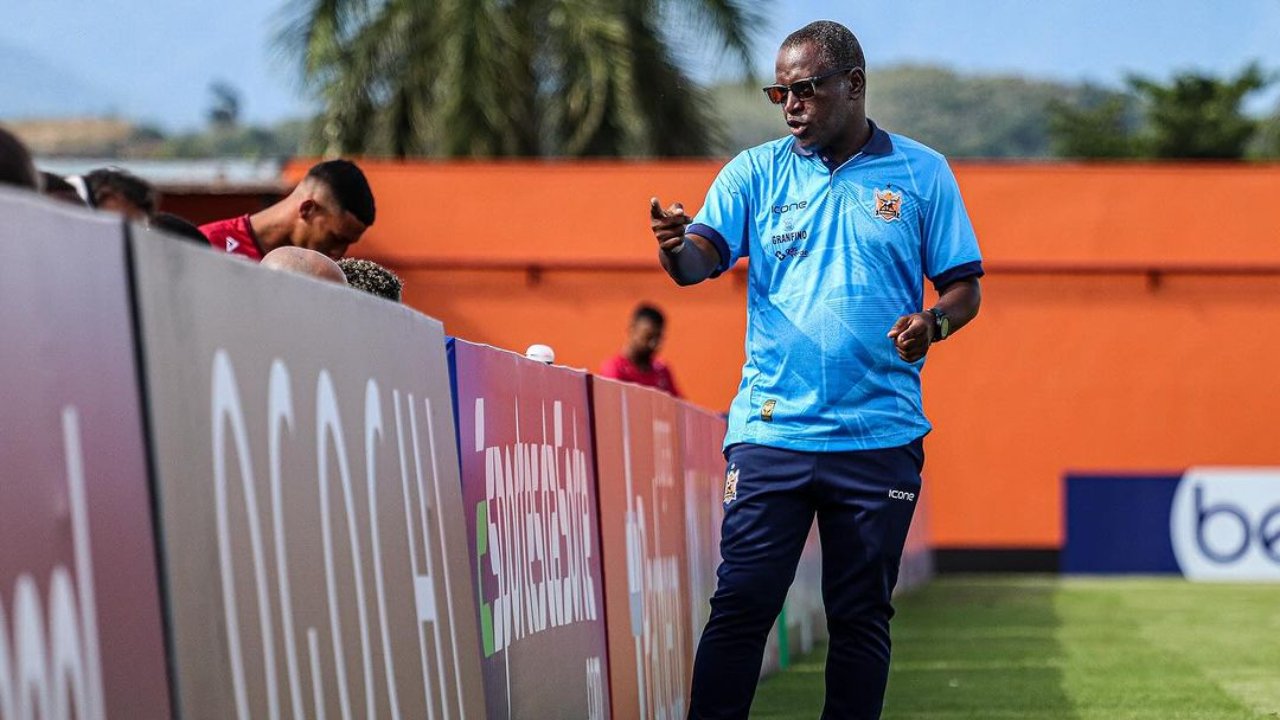 Carlos Vitor, técnico do Nova Iguaçu, sensação do Campeonato Carioca (foto: Vitor Melo/Nova Iguaçu)