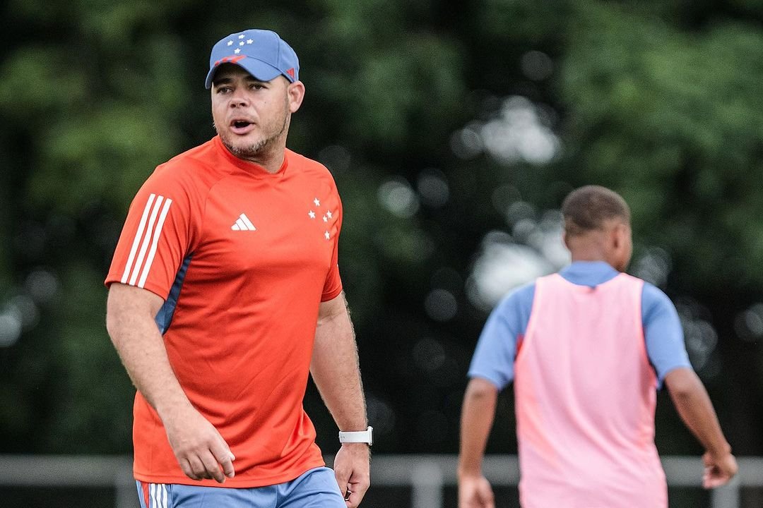 Adriano de Souza, treinador Sub-17 do Cruzeiro (foto: Gustavo Aleixo/Cruzeiro)