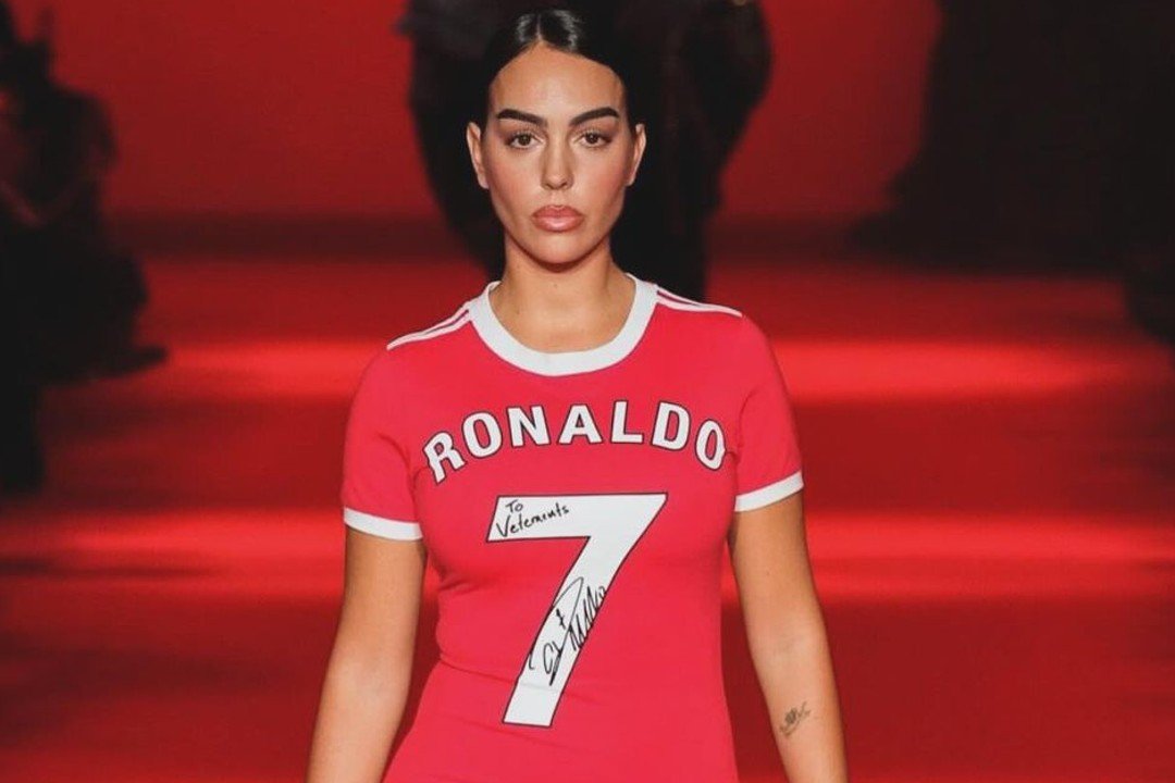 Georgina Rodriguez desfilando (foto: Instagram/Reprodução)