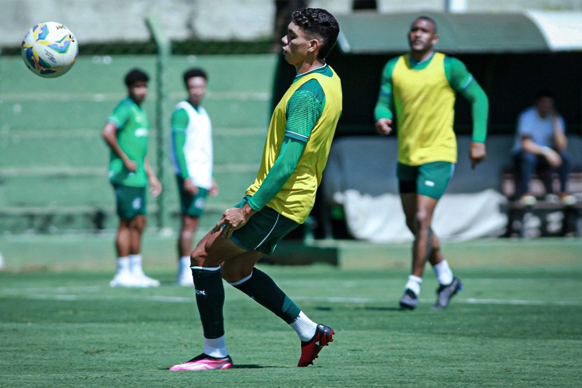 Goiás em treino no CT (foto: Rosiron Rodrigues/Goiás EC)