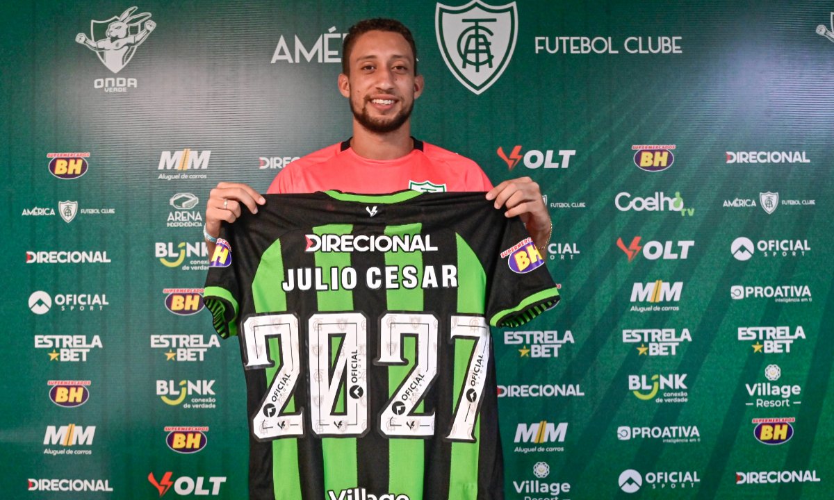 Júlio renovou contrato com América (foto: Mourão Panda/América)