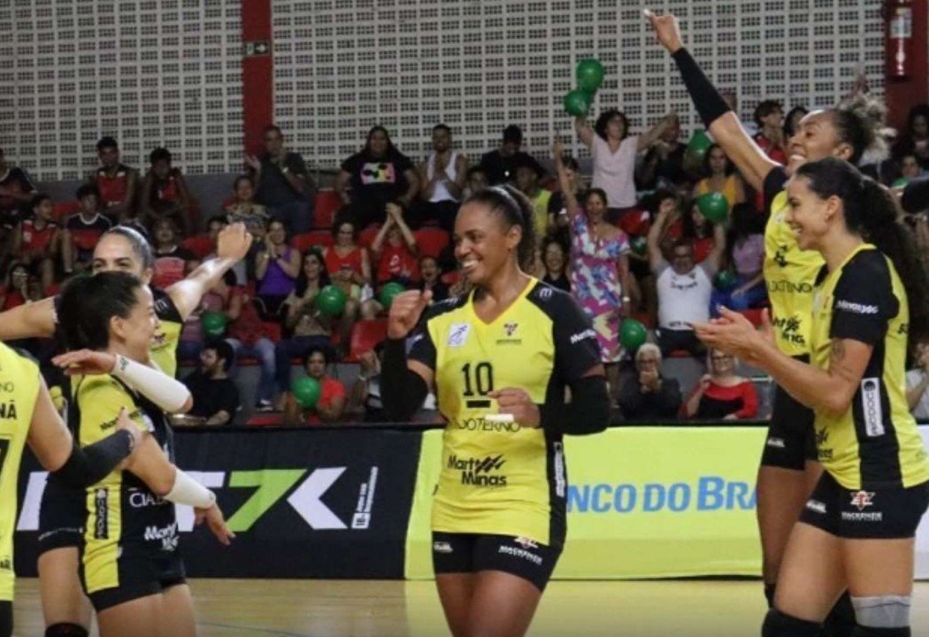 Jogadoras do Mackenzie comemoram (foto: Divulgação)