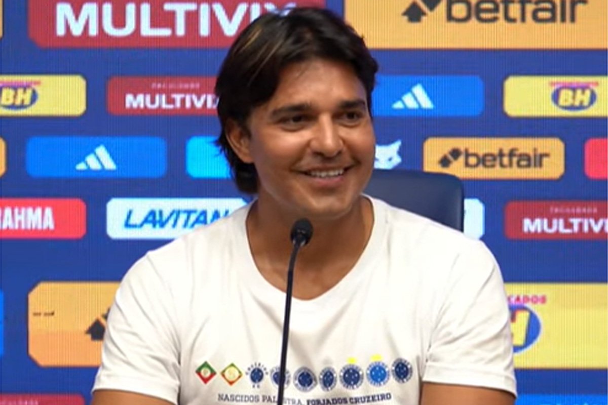 Marcelo Moreno em entrevista na Toca da Raposa 2 (foto: Marco Ferraz/Cruzeiro)