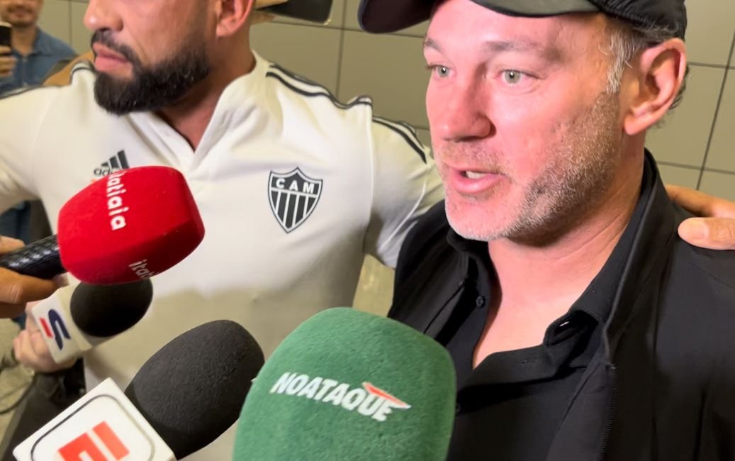 Gabriel Milito em entrevista na chegada ao Atlético (foto: Lucas Bretas/No Ataque)