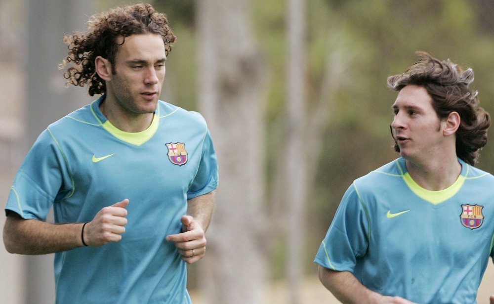 Gabriel Milito, novo técnico do Atlético, e Messi pelo Barcelona, em 2007 (foto: Gustau Nacarino/REUTERS)