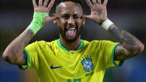 Neymar, cria do Santos, em ação pela Seleção Brasileira - Crédito: 