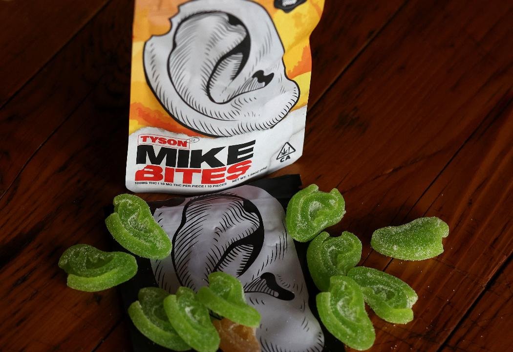 Balas em formato de orelhas lançadas por Mike Tyson