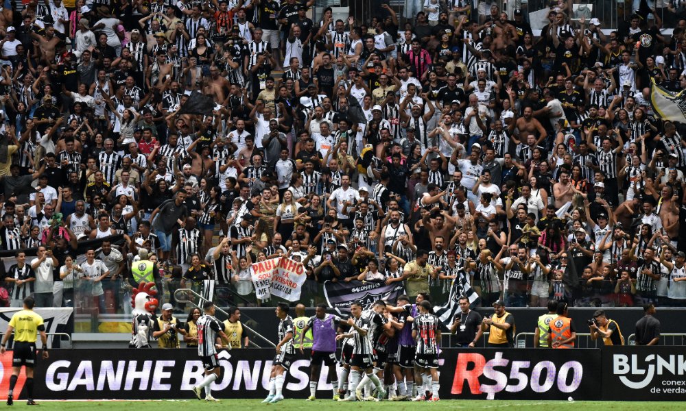 Torcedores do Atlético em jogo na Arena MRV (foto: Ramon Lisboa/EM/D.A Press)