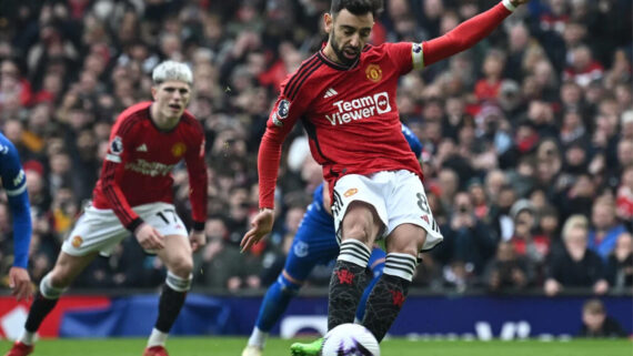 United ganhou do Everton por 2 a 0 (foto: Paul Ellis/AFP)