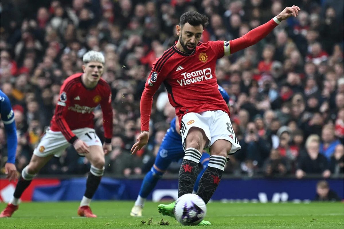 United ganhou do Everton por 2 a 0 (foto: Paul Ellis/AFP)