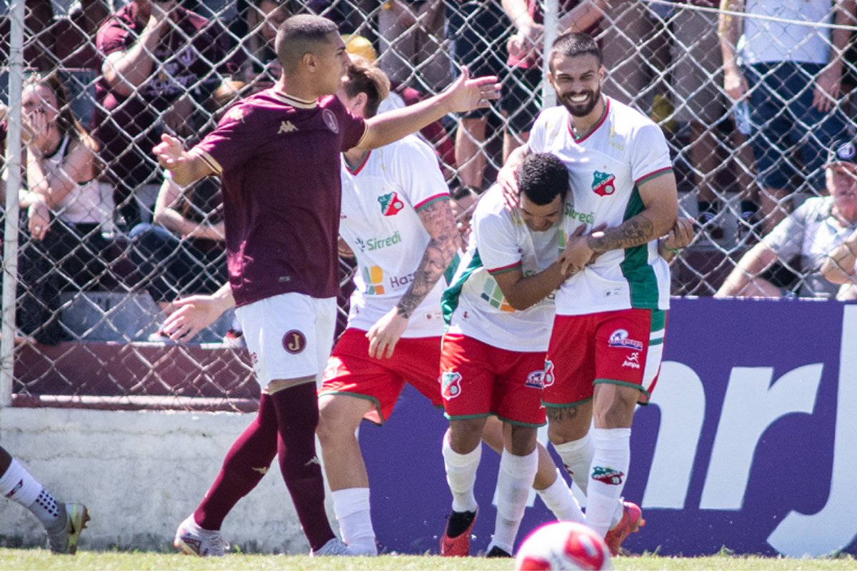 Velo Clube ganhou do Juventus por 1 a 0 (foto: GUILHERME VEIGA/AGÊNCIA PAULISTÃO)