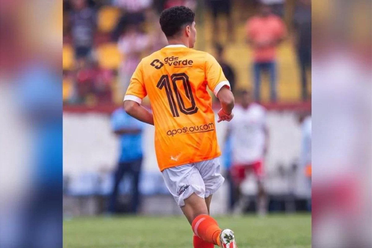 Yago, meia do Nova Iguaçu, é filho de Iranildo, ex-jogador do Flamengo (foto: Reprodução/Instagram)