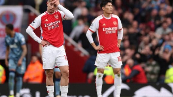 Arsenal é derrotado em casa pelo Aston Villa pela 32ª rodada do Campeonato Inglês (foto: Adrian DENNIS / AFP
)