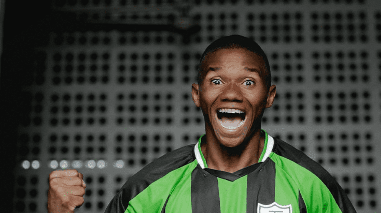 Juninho, do América, com novo uniforme para temporada 2024 (foto: Divulgação/América)