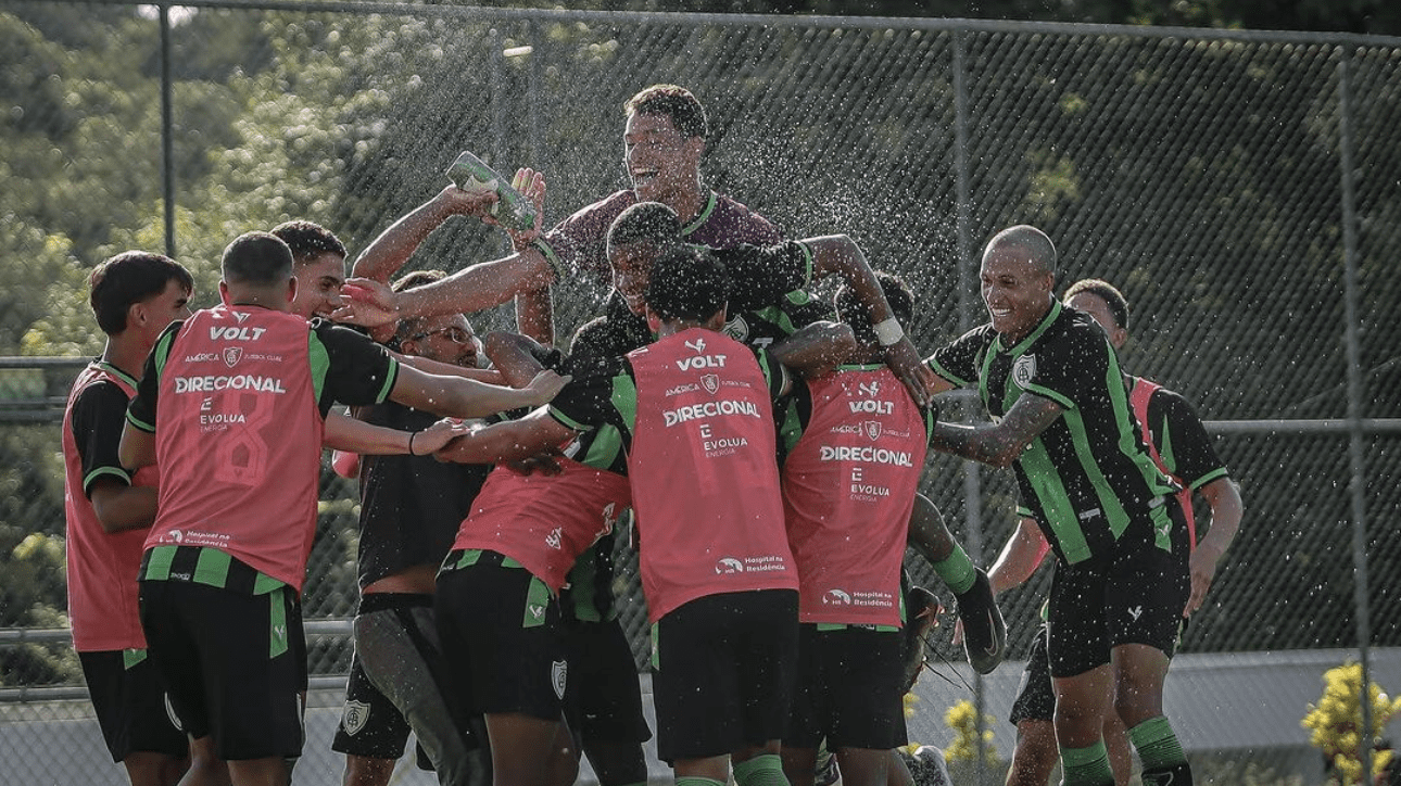Jogadores do América Sub-20 (foto: Warley Soares/BH Foto)