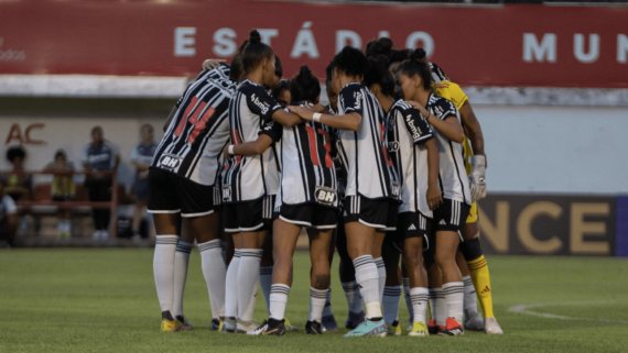 Jogadoras do Atlético antes de partida pelo Brasileiro Feminino (foto: Daniela Veiga/Atlético)