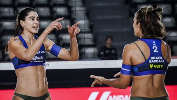 Bárbara Seixas e Carol Solberg, dupla brasileira de vôlei de praia (foto: FIVB/Divulgação)