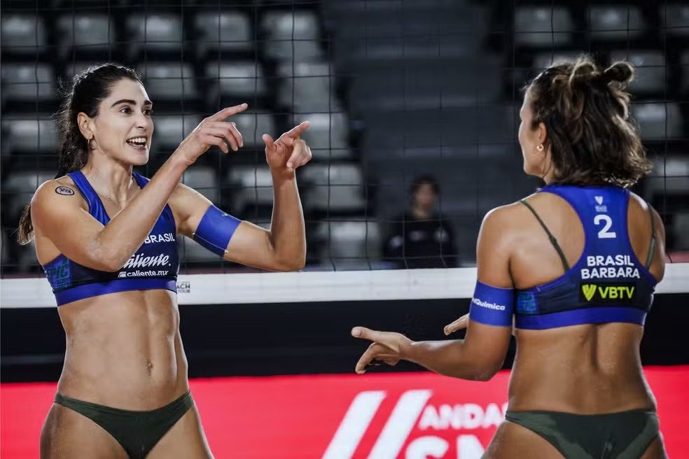 Bárbara Seixas e Carol Solberg, dupla brasileira de vôlei de praia (foto: FIVB/Divulgação)