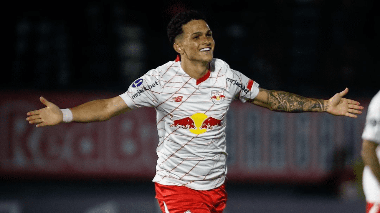 Gustavo Neves, jogador do Bragantino, comemorando gol pela Sul-Americana (foto: Ari Ferreira)