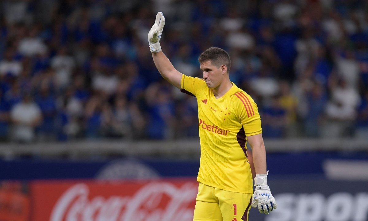 Rafael Cabral pede desculpas à torcida do Cruzeiro (foto: Alexandre Guzanshe/EM/D.A.Press)